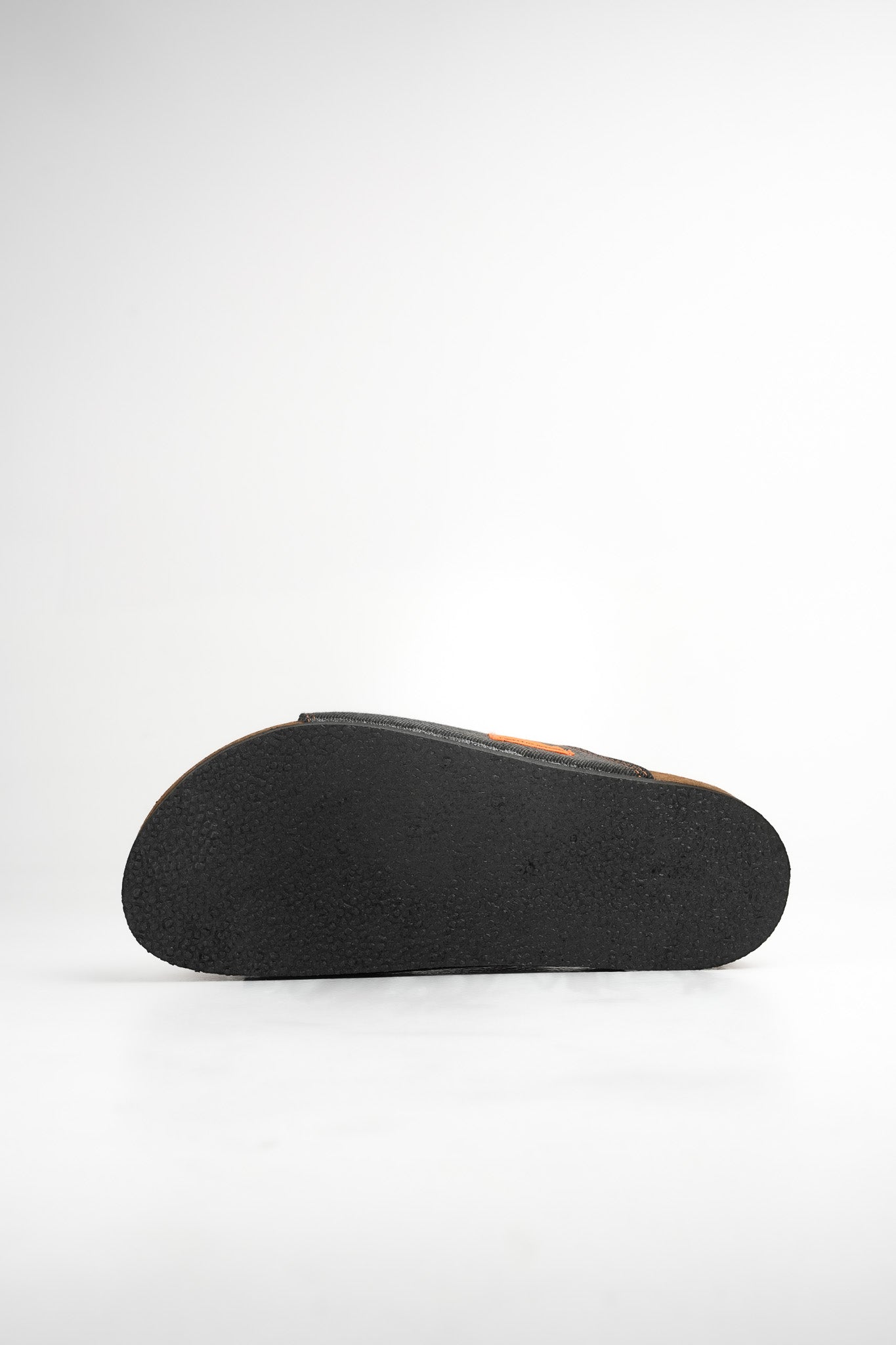 KOMODO - CHARCOAL BLACK